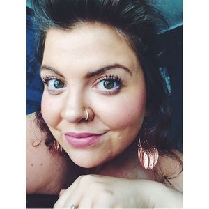 Meet your Posher, Alayna